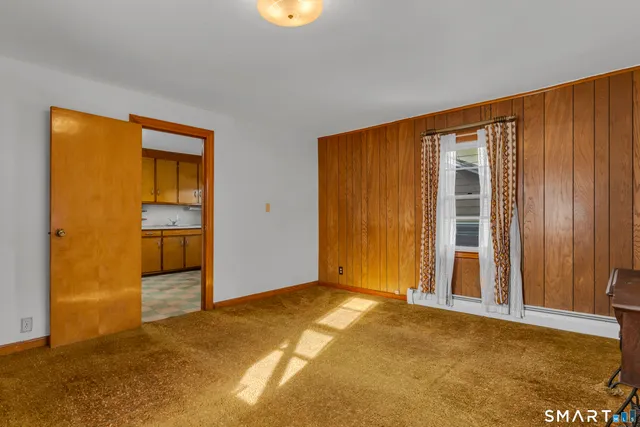 $295,000 | 25 Rose Hill Road, Branford, CT 06405