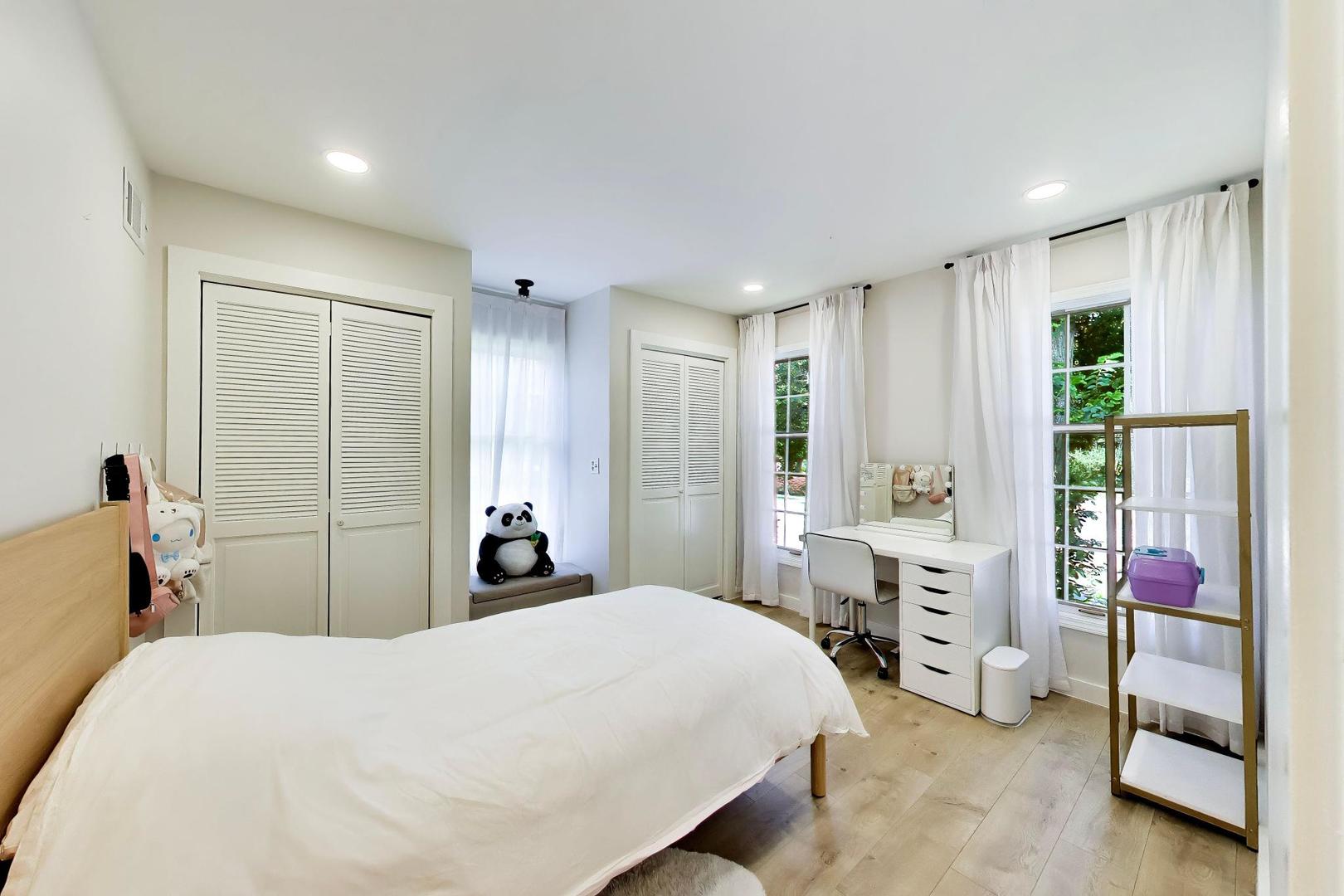 1402 Waukegan Road Northbrook, IL 60062 - Photo 17 of 32 Gallery Image 17