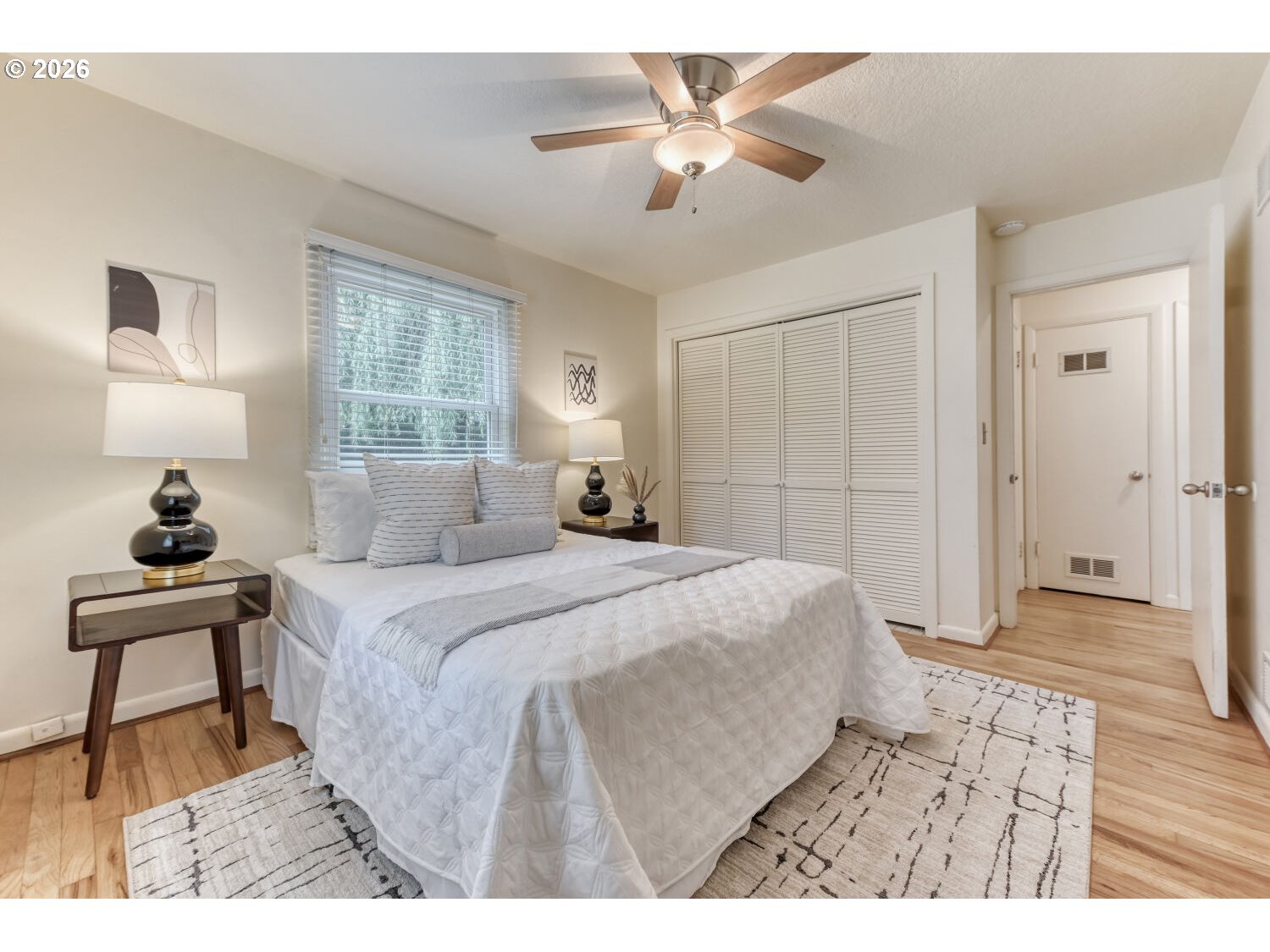 9314 Southwest Terwilliger Boulevard Portland, OR 97219 - Photo 9 of 27
