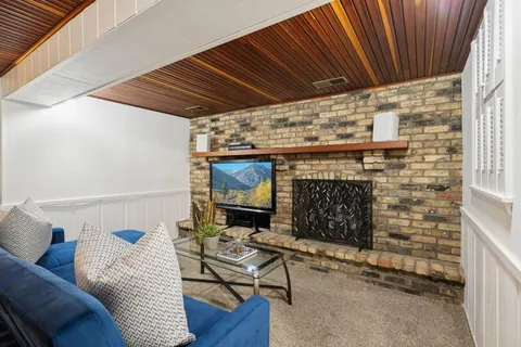 $1,099,000 | 6708 Rosemary Lane, Edina, MN 55439