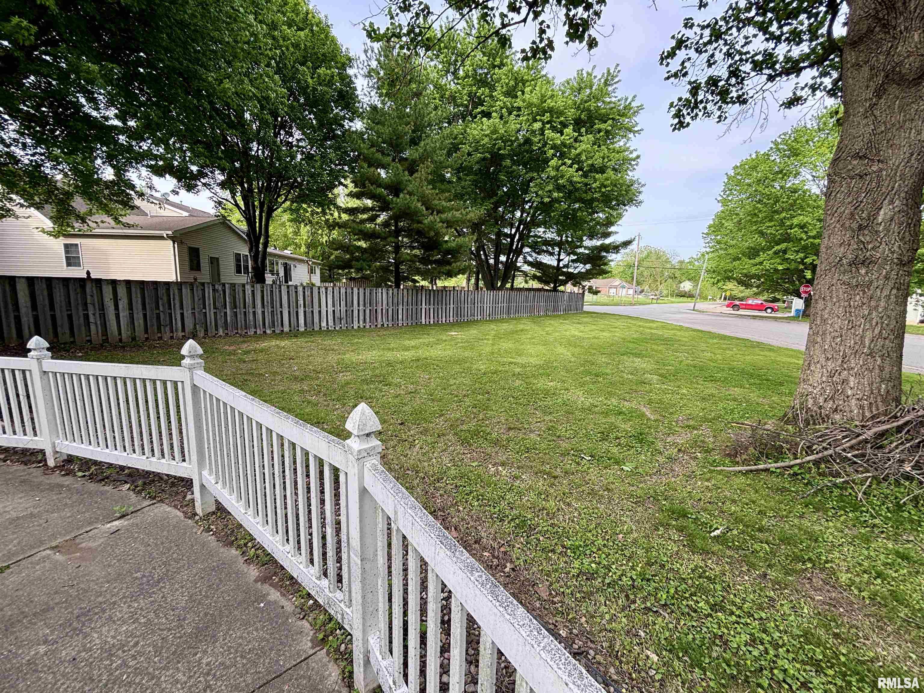 60 North Oxford Road Springfield, IL 62702 - Photo 22 of 28