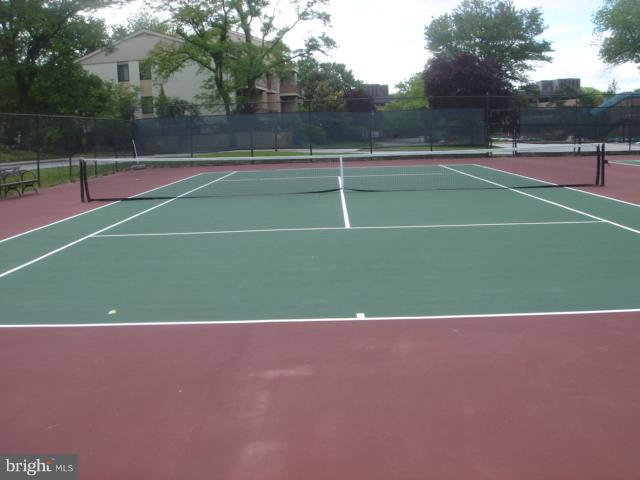 21 Hamill Road, Unit 21F Baltimore, MD 21210 - Photo 17 of 28 a view of tennis court