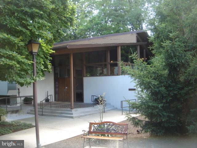 21 Hamill Road, Unit 21F Baltimore, MD 21210 - Photo 19 of 28 a house view with a outdoor space