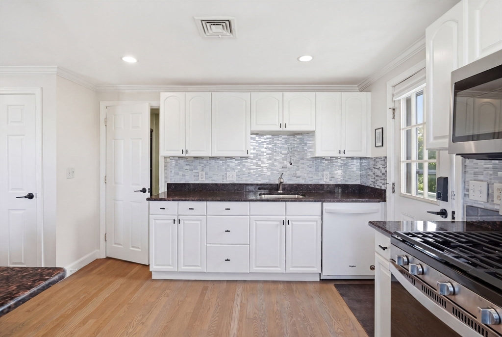 11 Columbia Road, Unit 8 Wakefield, MA 01880 - Photo 6 of 30