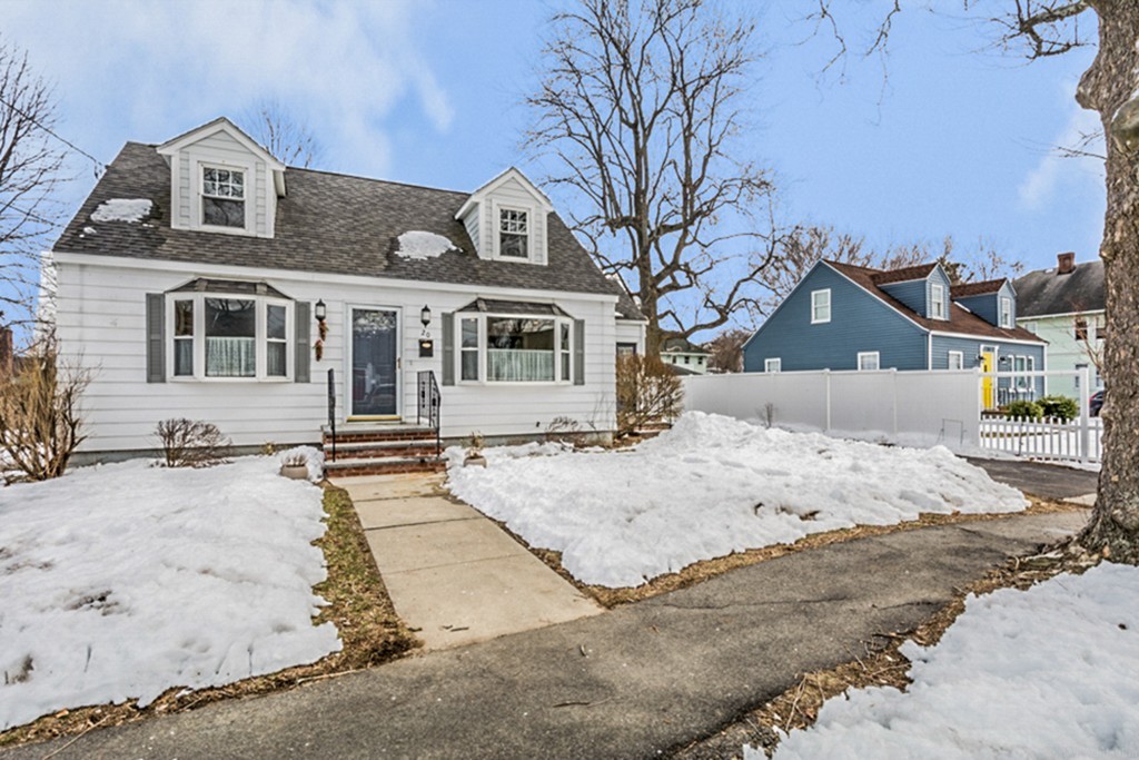 20 Ardmore Road Dedham, MA 02026 - Photo 2 of 30 Gallery Image 2