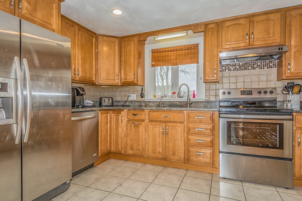 20 Ardmore Road Dedham, MA 02026 - Photo 7 of 30 Gallery Image 7