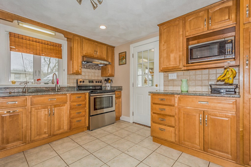 20 Ardmore Road Dedham, MA 02026 - Photo 8 of 30 Gallery Image 8