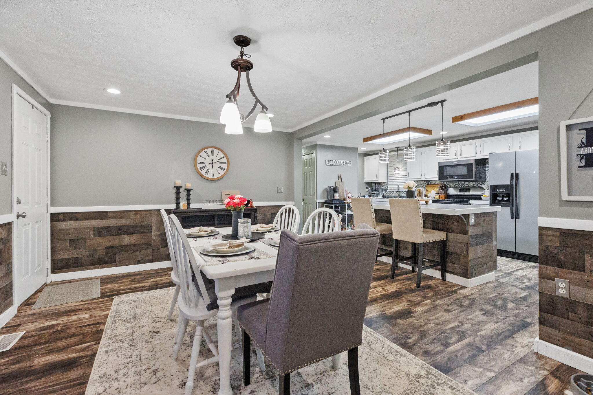 324 Rutledge Street Bristol, TN 37620 - Photo 6 of 28 4-web-or-mls-217A4205