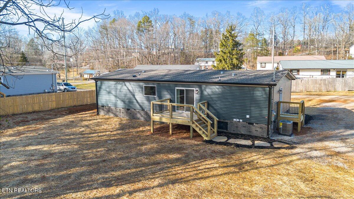 351 McDeerman Road Jacksboro, TN 37757 - Photo 31 of 41 04-351 McDeerman Rd