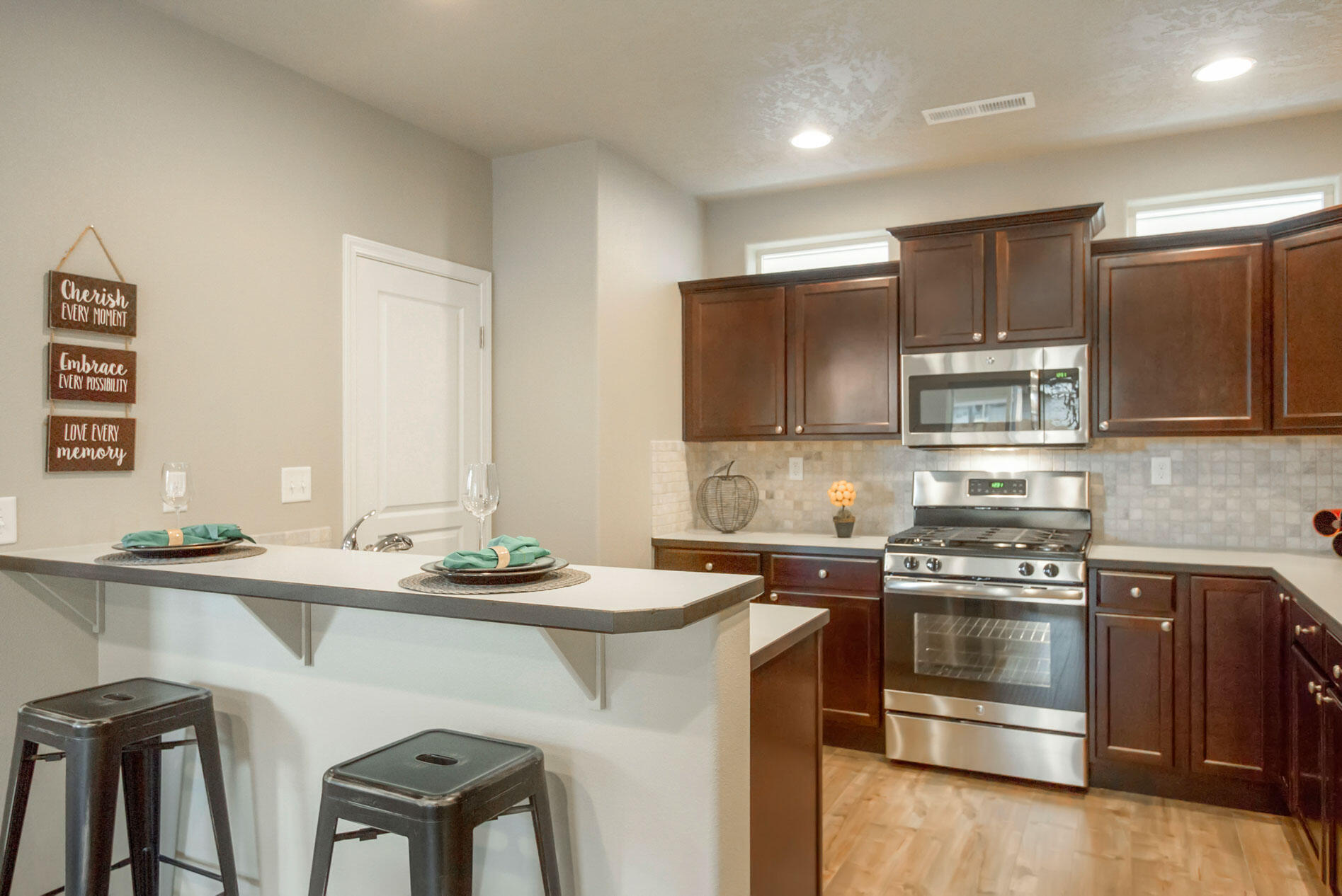 62835 Daniel Road, Unit 17 Bend, OR 97701 - Photo 7 of 11 Example interior