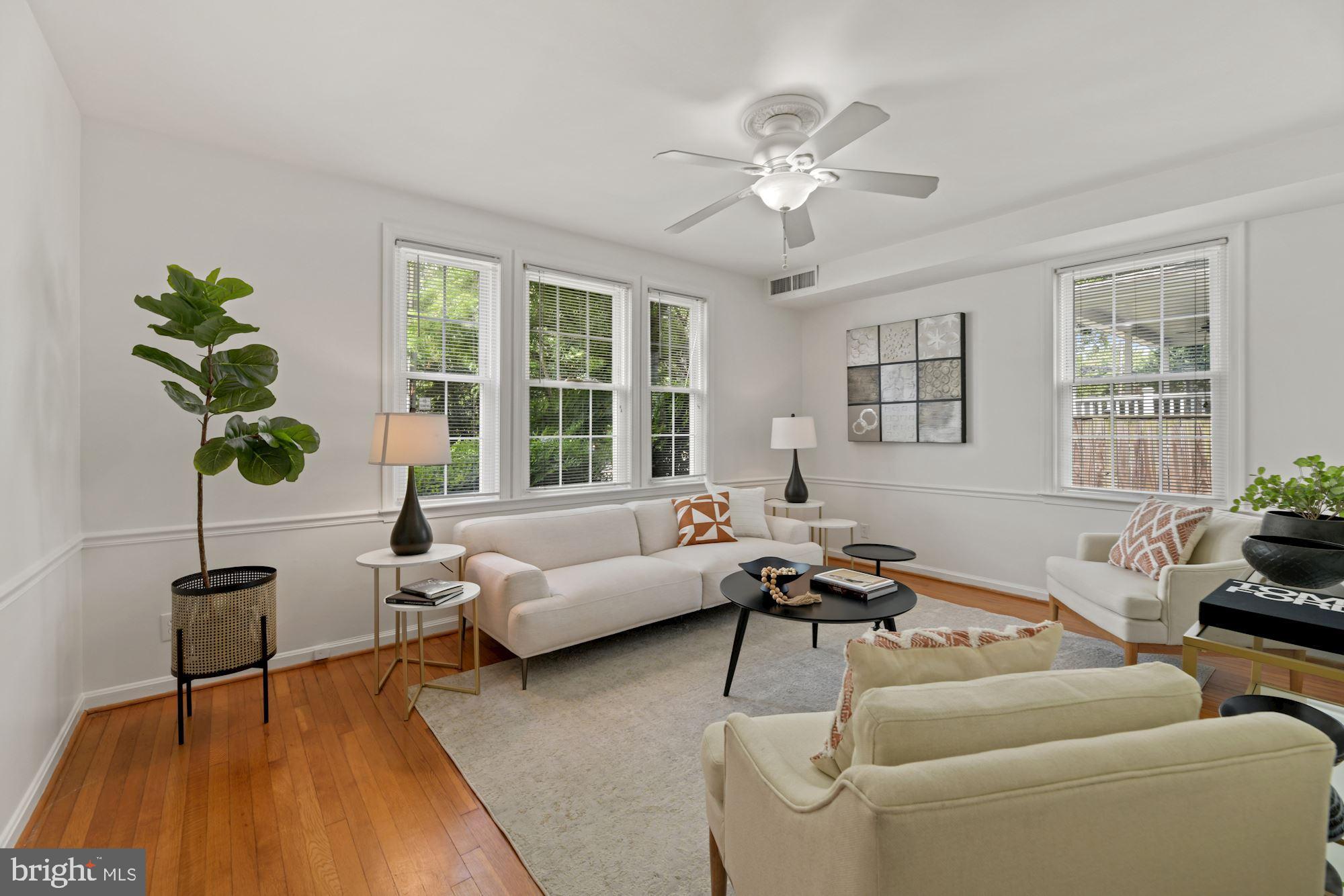 9 Russell Road, Unit A Alexandria, VA 22301 - Photo 2 of 23 Spacious light-filled living room