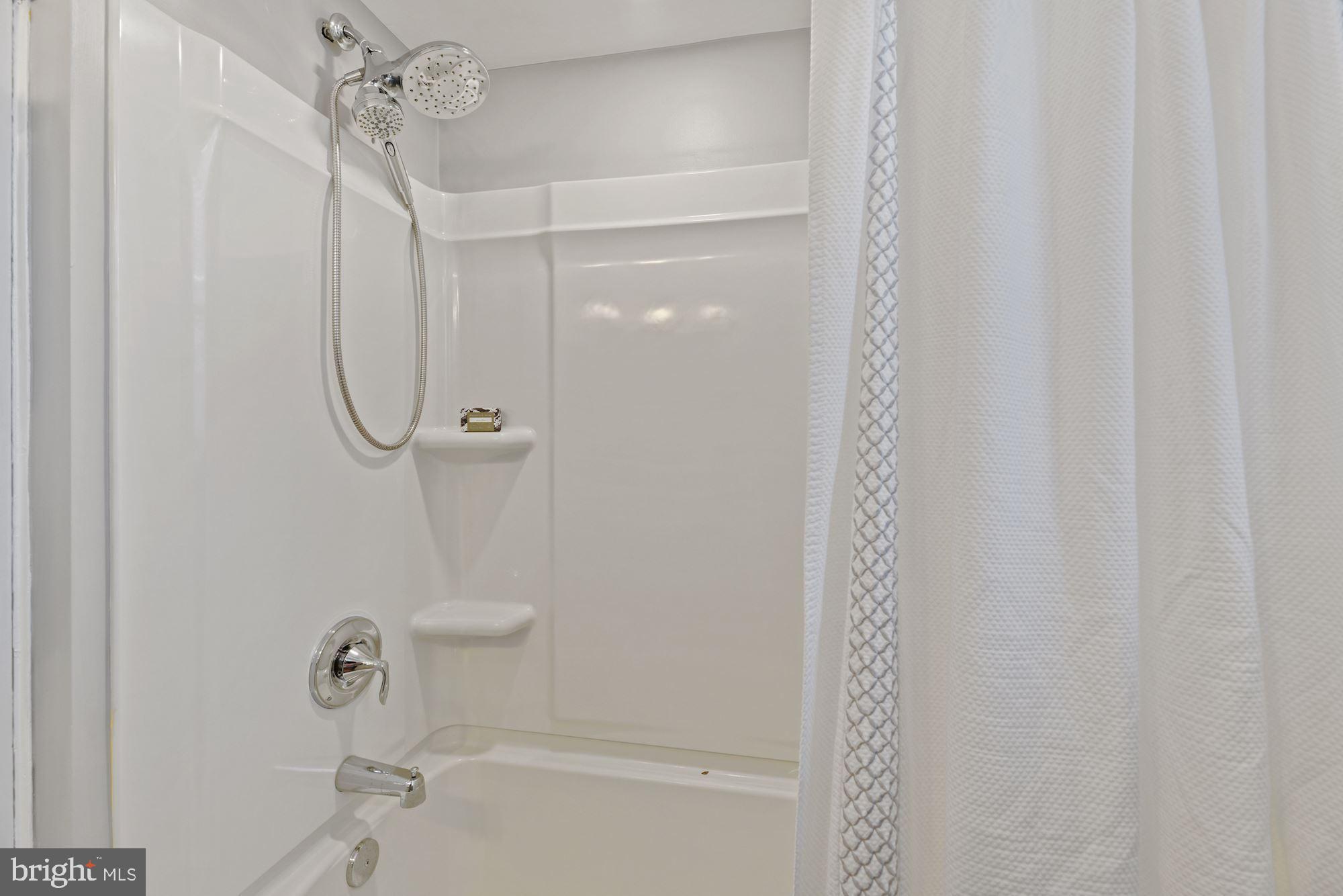 9 Russell Road, Unit A Alexandria, VA 22301 - Photo 14 of 23