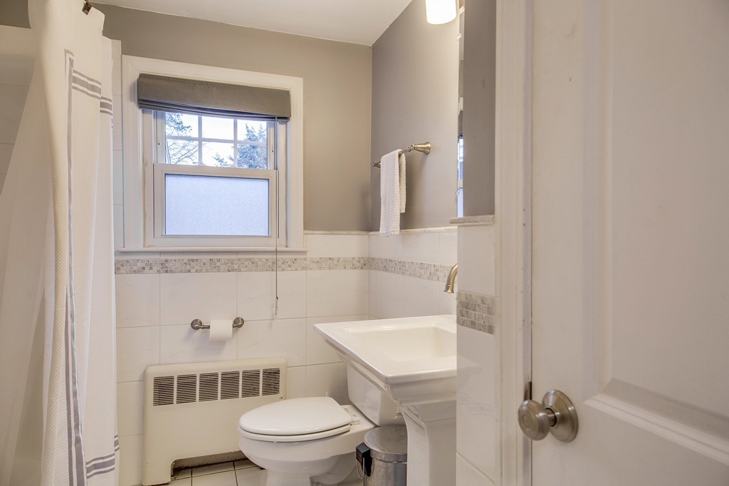 95 Hartwell Road Bedford, MA 01730 - Photo 16 of 26 Gallery Image 16