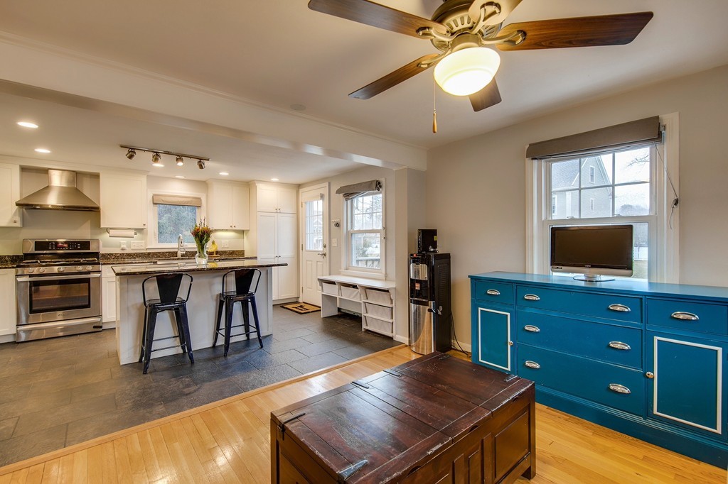 95 Hartwell Road Bedford, MA 01730 - Photo 7 of 26 Gallery Image 7