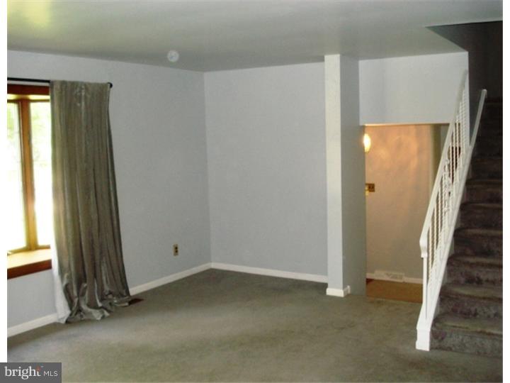45 North Woodbury Road Pitman, NJ 08071 - Photo 3 of 25 Living Room