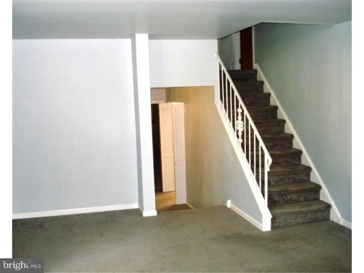 45 North Woodbury Road Pitman, NJ 08071 - Photo 4 of 25 Living Room