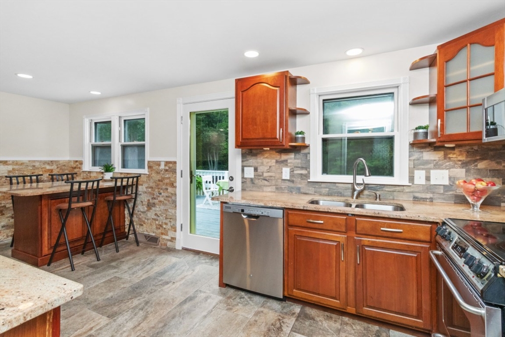 51 Edgewood Road Scituate, MA 02066 - Photo 11 of 32 Gallery Image 11