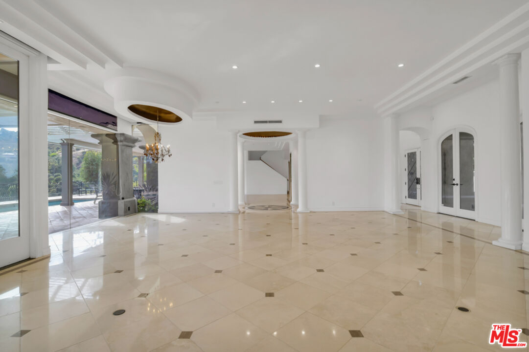 10557 Rocca Place Los Angeles, CA 90077 - Photo 9 of 52