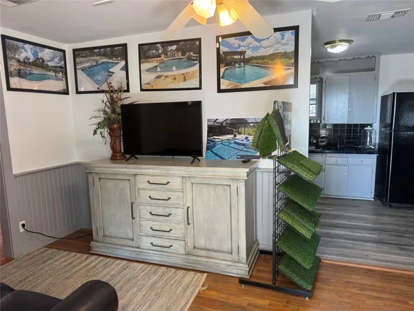 $2,500 | 5300 Highway 290, Dripping Springs, TX 78620