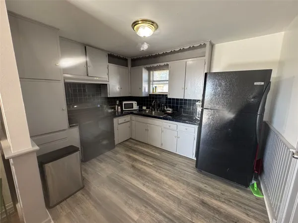 $2,500 | 5300 Highway 290, Dripping Springs, TX 78620