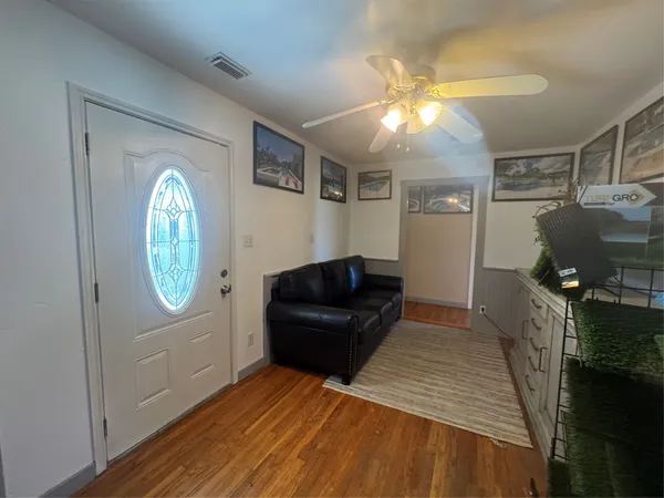 $2,500 | 5300 Highway 290, Dripping Springs, TX 78620