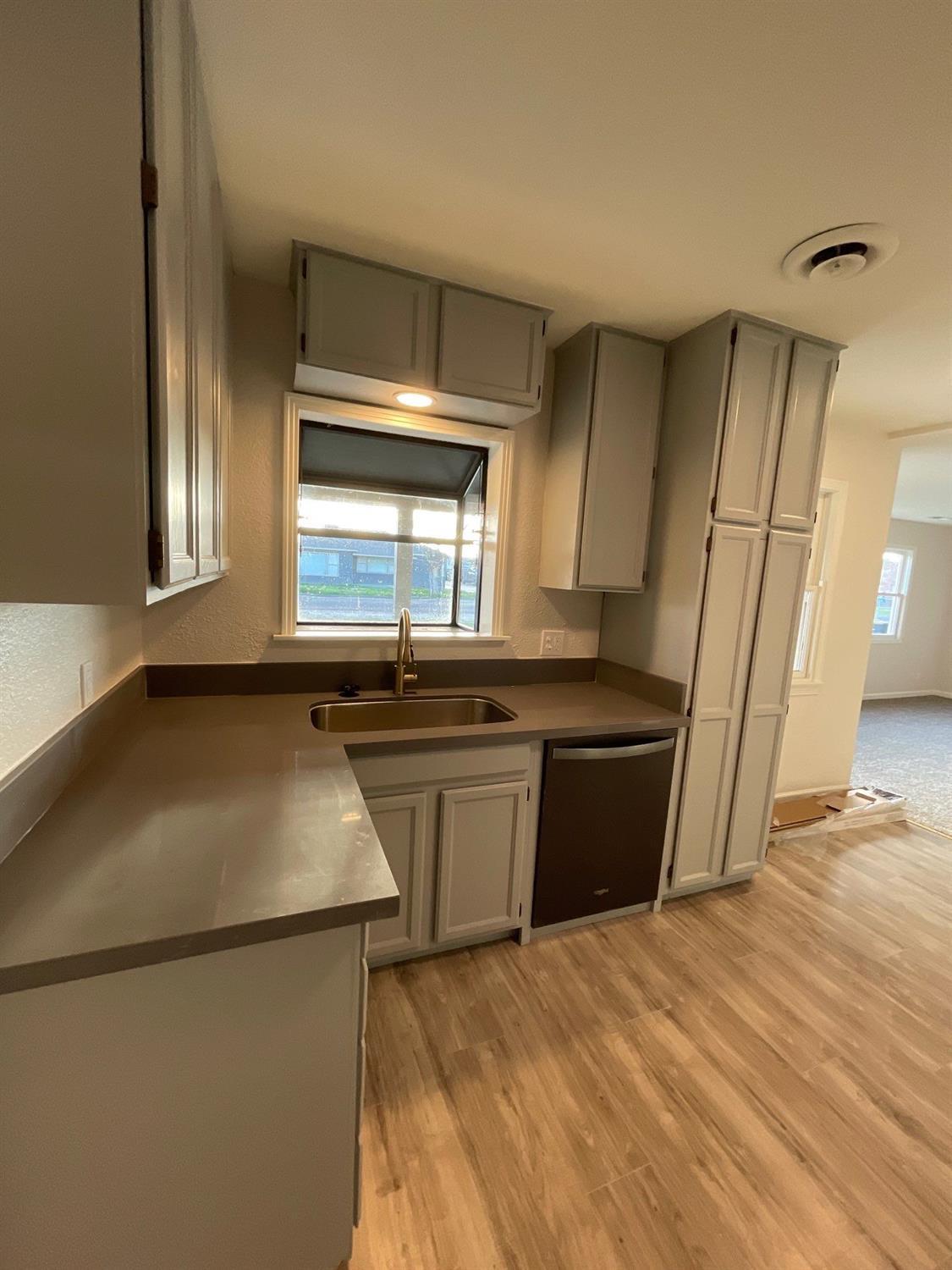 917 9th Street Turlock, CA 95380 - Photo 11 of 34