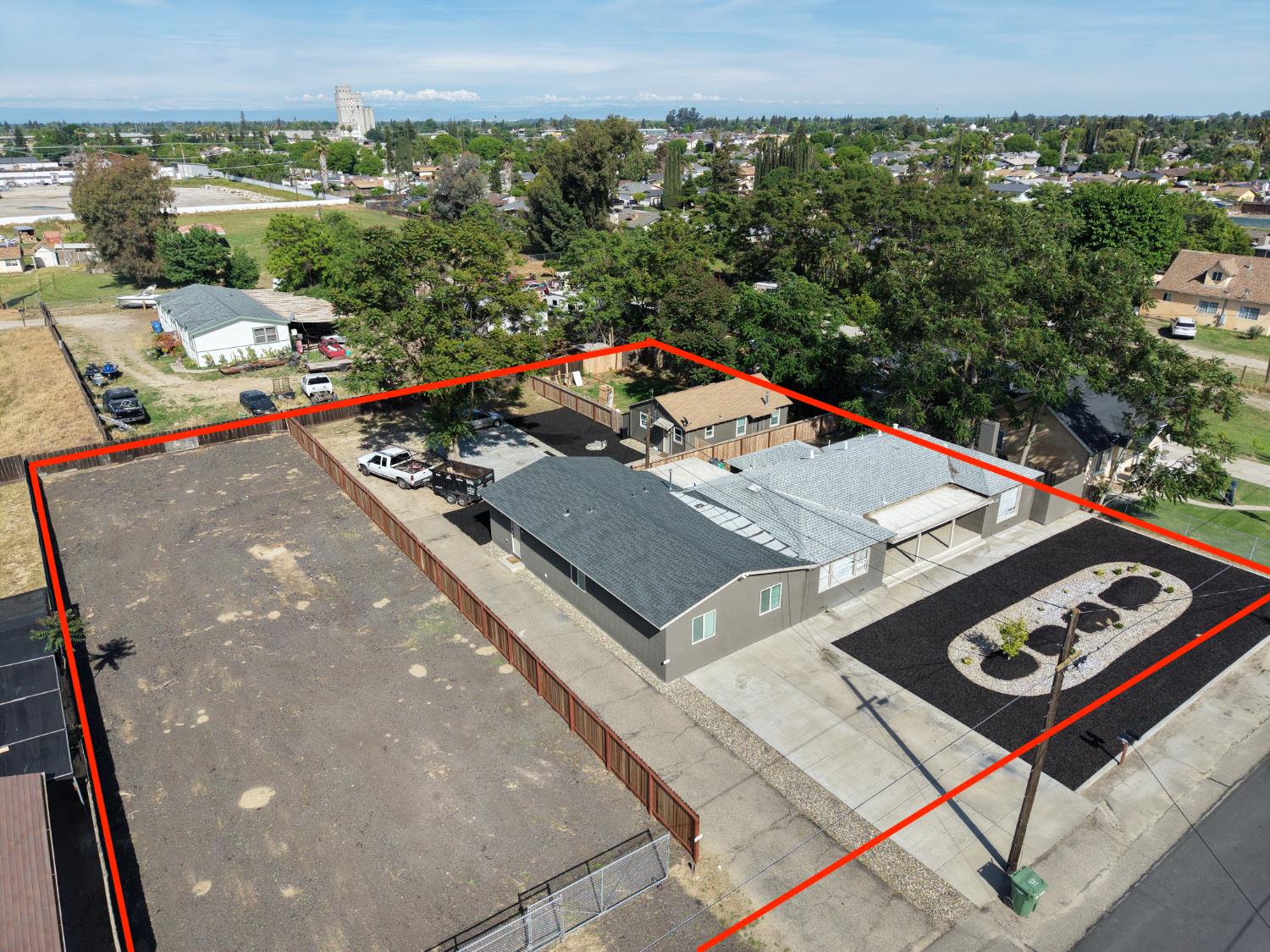 917 9th Street Turlock, CA 95380 - Photo 2 of 34