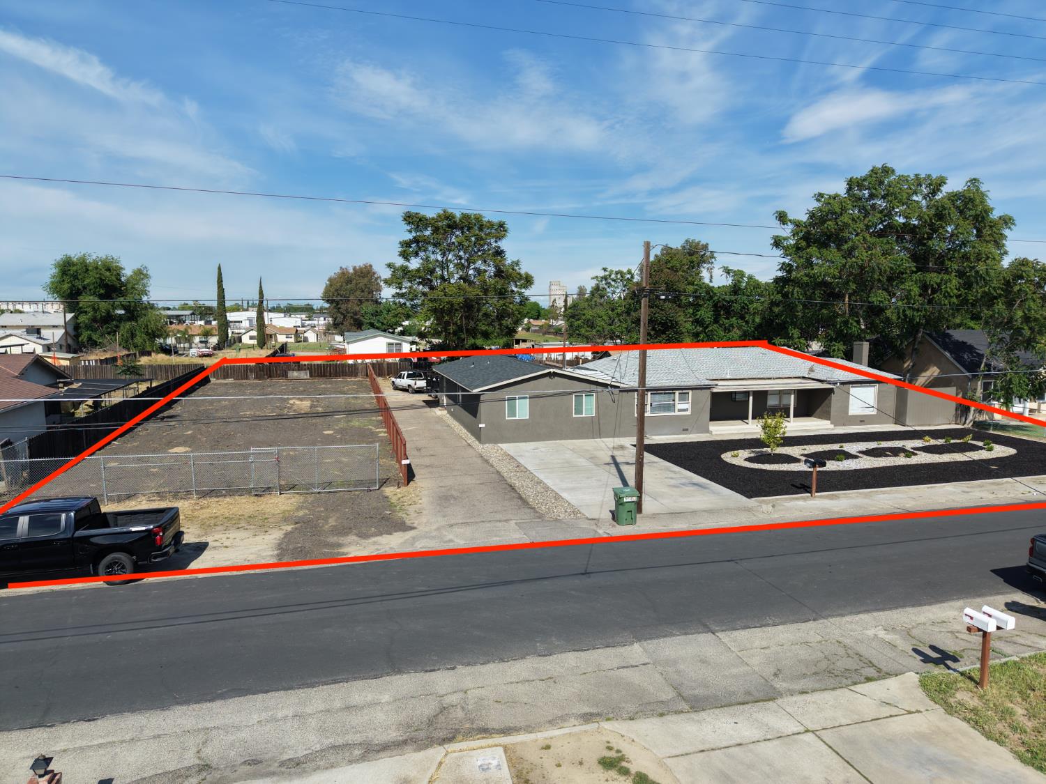 917 9th Street Turlock, CA 95380 - Photo 3 of 34