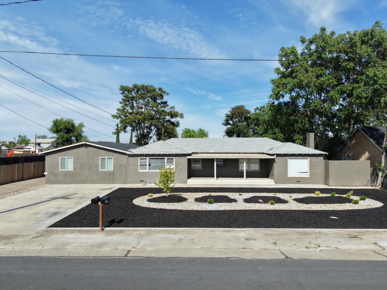 917 9th Street Turlock, CA 95380 - Photo 5 of 34