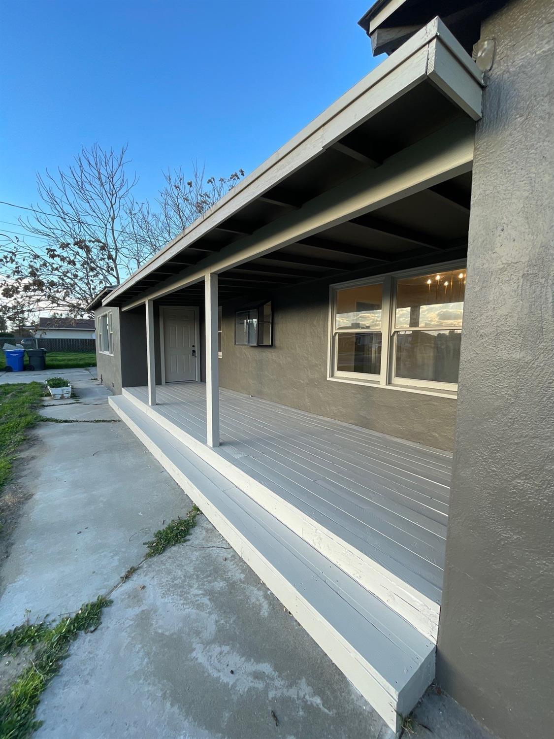 917 9th Street Turlock, CA 95380 - Photo 6 of 34