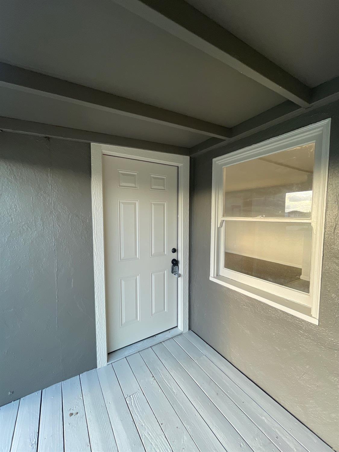 917 9th Street Turlock, CA 95380 - Photo 7 of 34