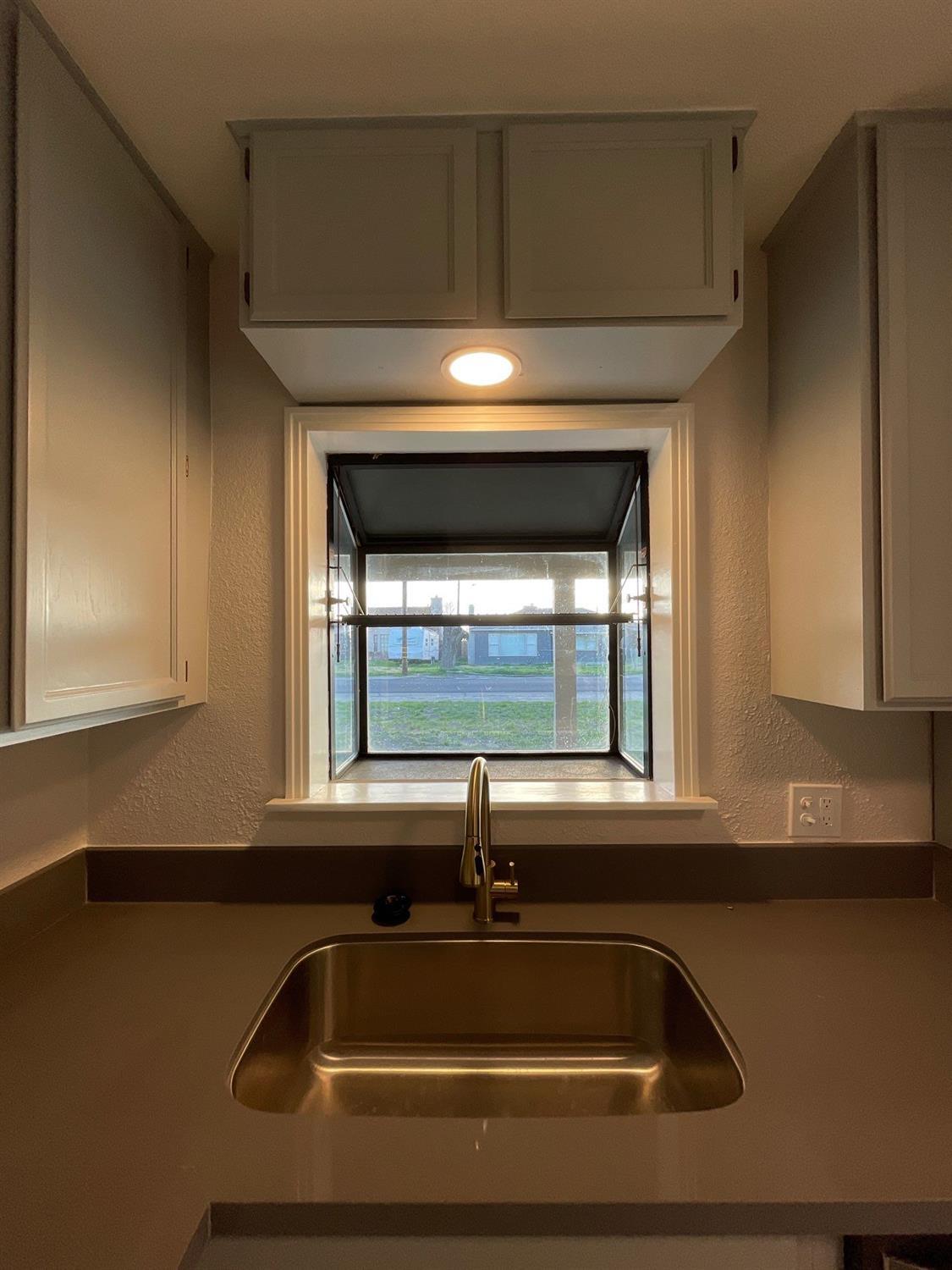 917 9th Street Turlock, CA 95380 - Photo 10 of 34