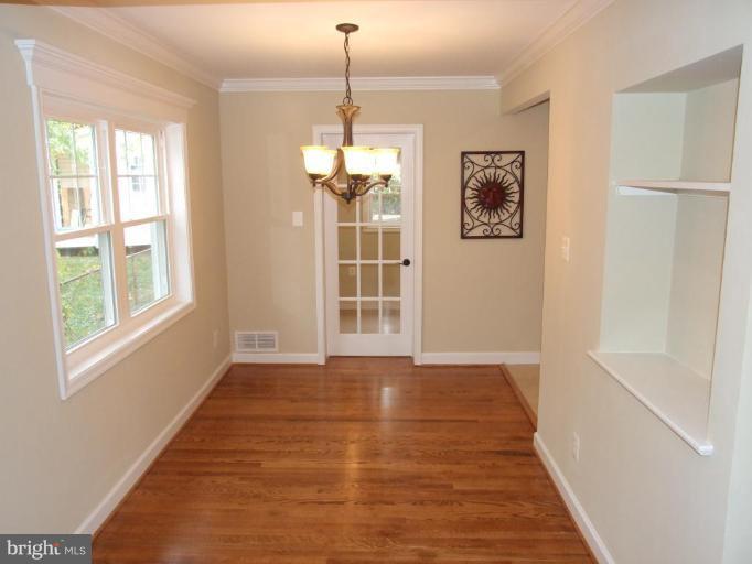 11111 Bucknell Drive Silver Spring, MD 20902 - Photo 3 of 12 Dining Area