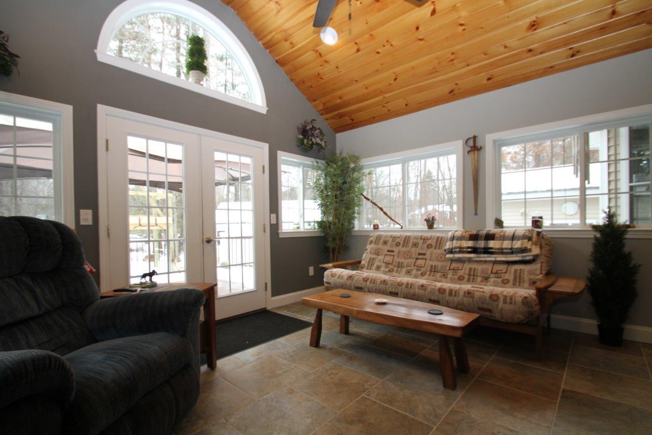 95 Tsienneto Road Derry, NH 03038 - Photo 12 of 40