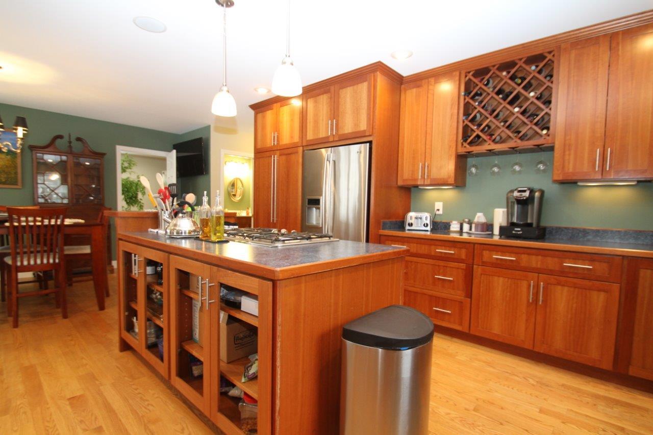 95 Tsienneto Road Derry, NH 03038 - Photo 5 of 40