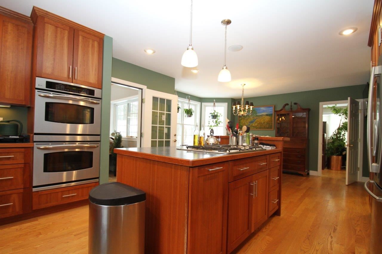 95 Tsienneto Road Derry, NH 03038 - Photo 6 of 40