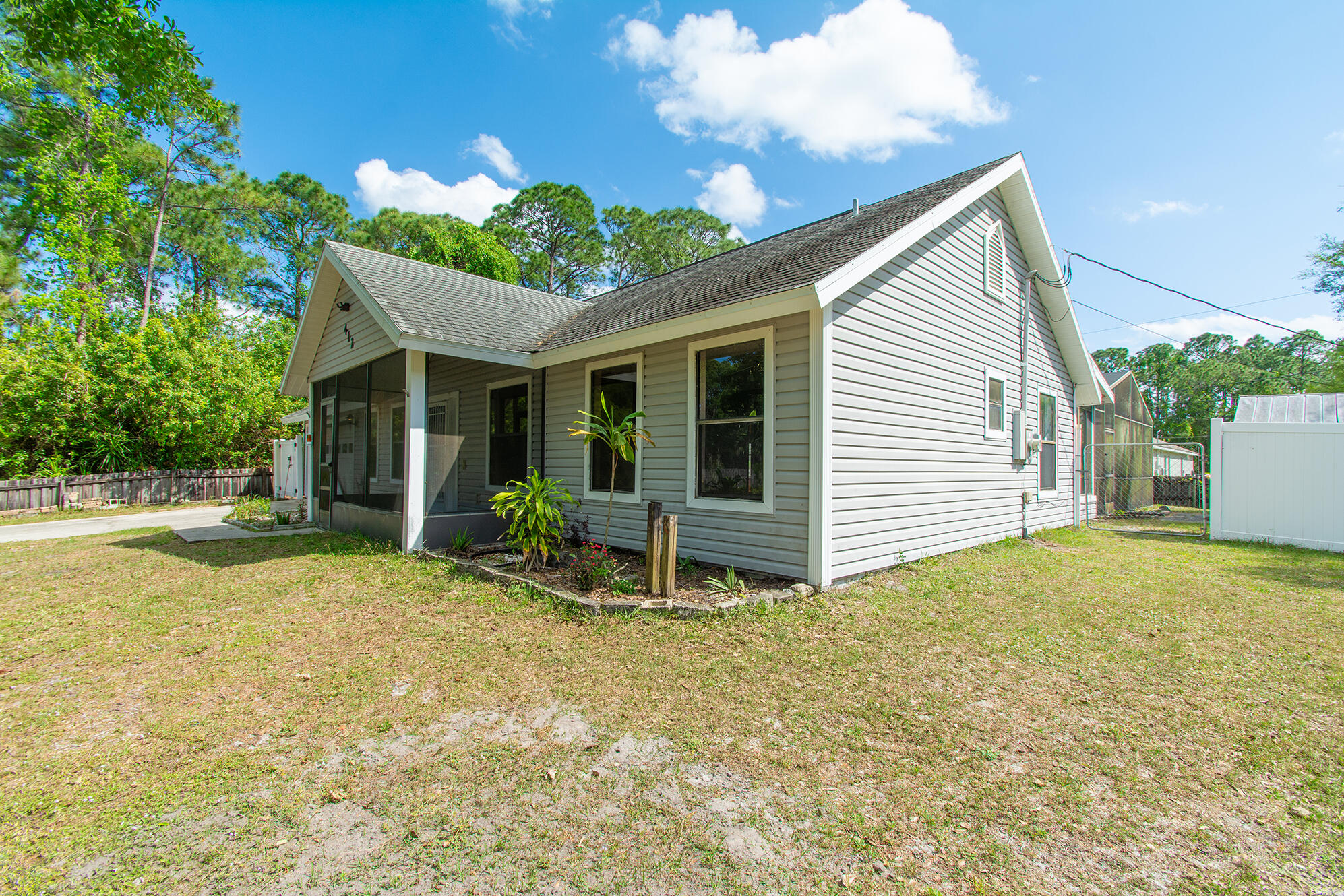 412 Danis Road Southwest Palm Bay, FL 32908 - Photo 3 of 62 412 Danis-9810