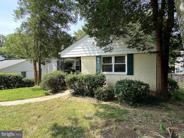 $950,000 | 8502 Donnybrook Drive, Chevy Chase, MD 20815