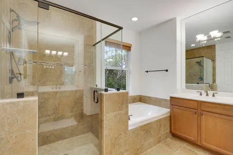 $675,000 | 5242 Cambridge Court, Palm Beach Gardens, FL 33418