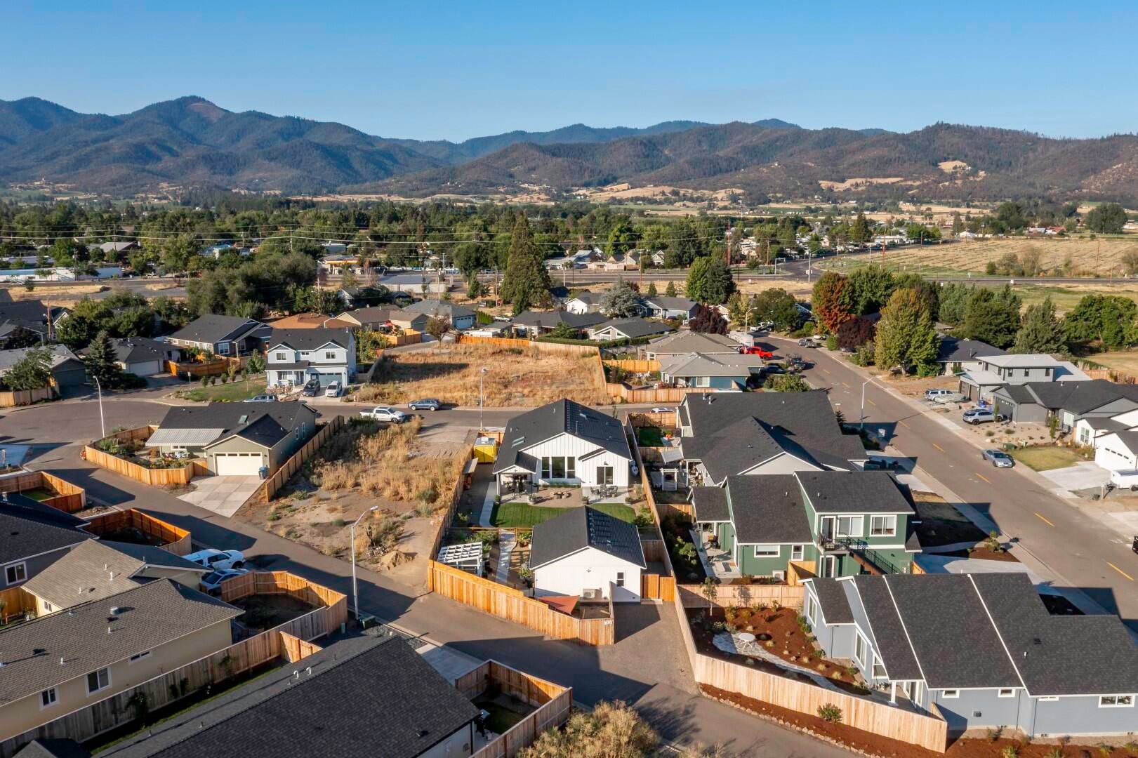 157 Autumn Ridge Court Talent, OR 97540 - Photo 53 of 55 DJI_0102-HDR-Edit