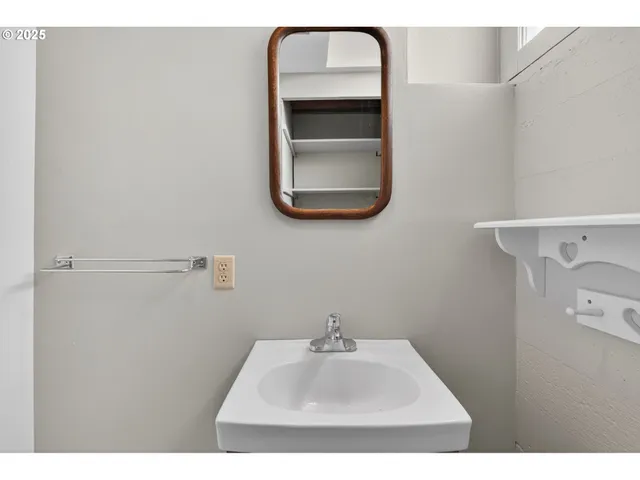 $445,000 | 5306 Southeast 64th Avenue, Portland, OR 97206