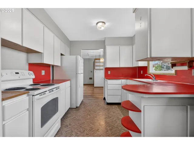 $445,000 | 5306 Southeast 64th Avenue, Portland, OR 97206