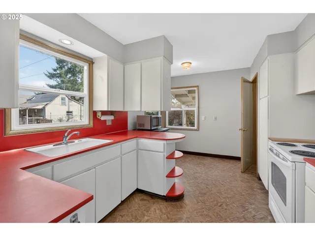 $445,000 | 5306 Southeast 64th Avenue, Portland, OR 97206