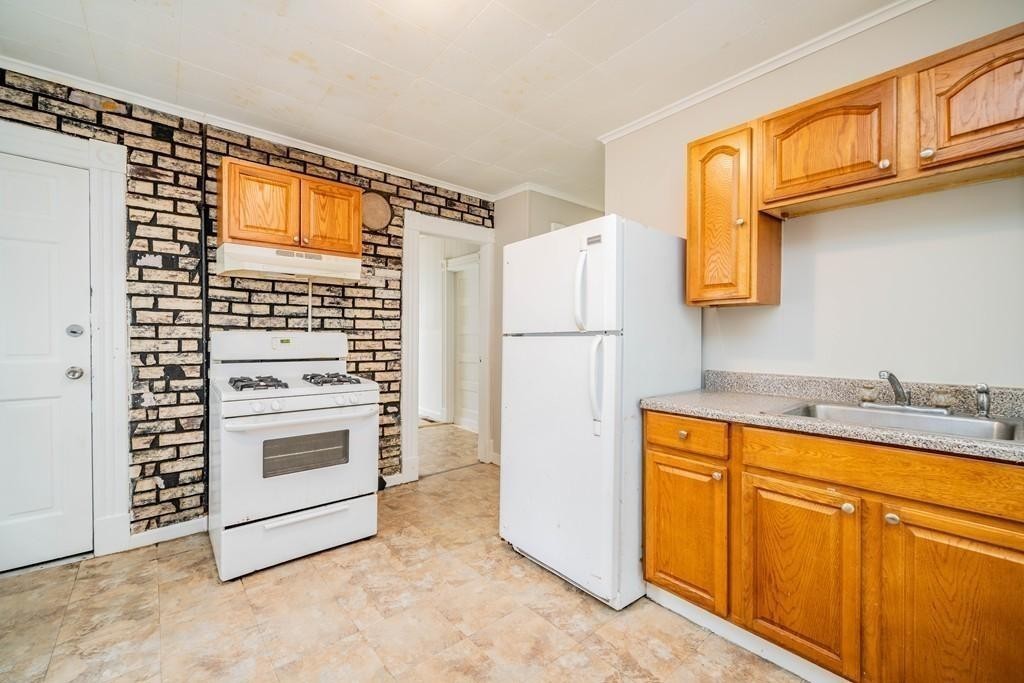 1446-1450 Dwight Street Springfield, MA 01107 - Photo 12 of 17 Gallery Image 12