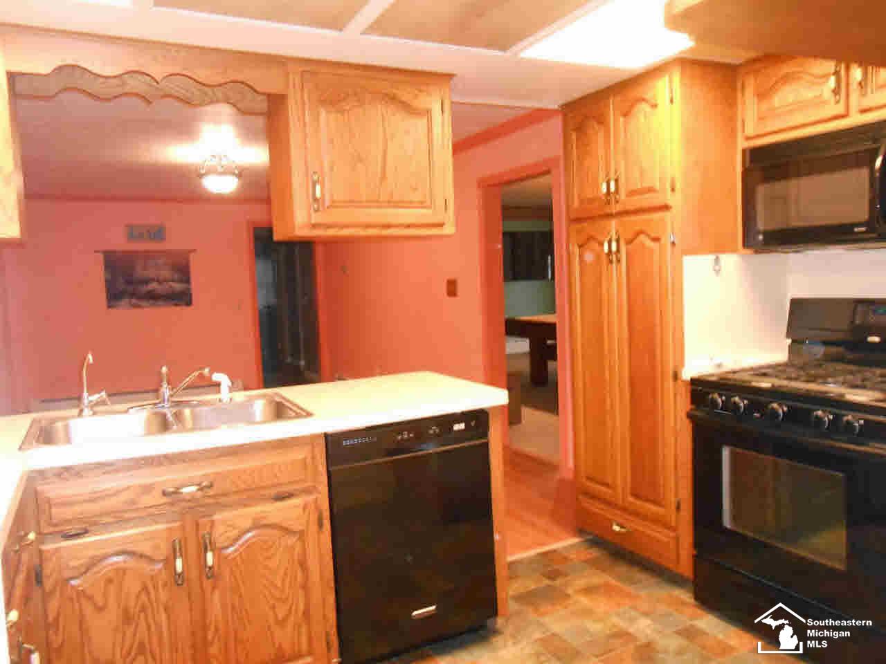 6801 Ann Arbor Road Dundee, MI 48131 - Photo 12 of 25