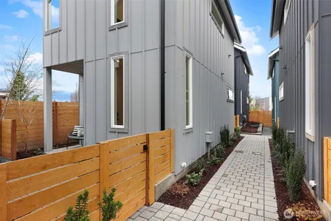 $549,000 | 2006 B 19th Avenue South, Seattle, WA 98144