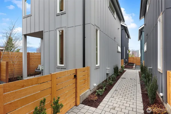 $549,000 | 2006 B 19th Avenue South, Seattle, WA 98144