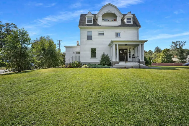 $2,300 | 30 Fairmont Place, Shelton, CT 06484