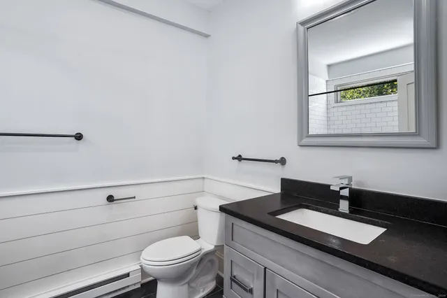 $2,300 | 30 Fairmont Place, Shelton, CT 06484