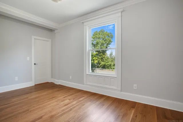 $2,300 | 30 Fairmont Place, Shelton, CT 06484